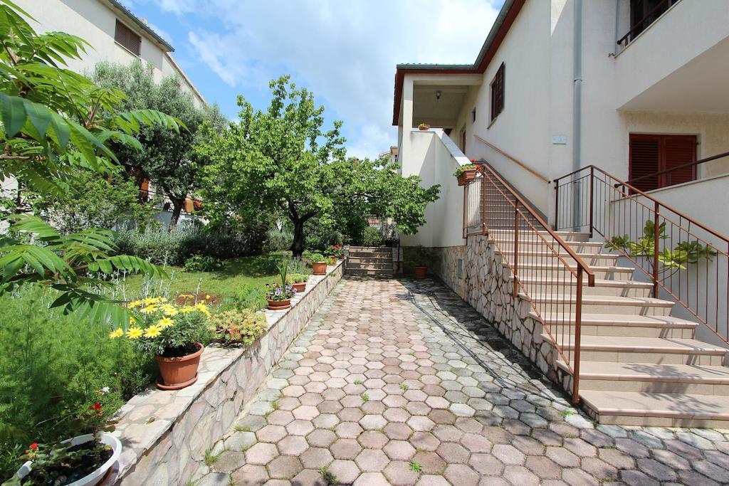 Rooms And Apartment Sanja Rovigno Esterno foto