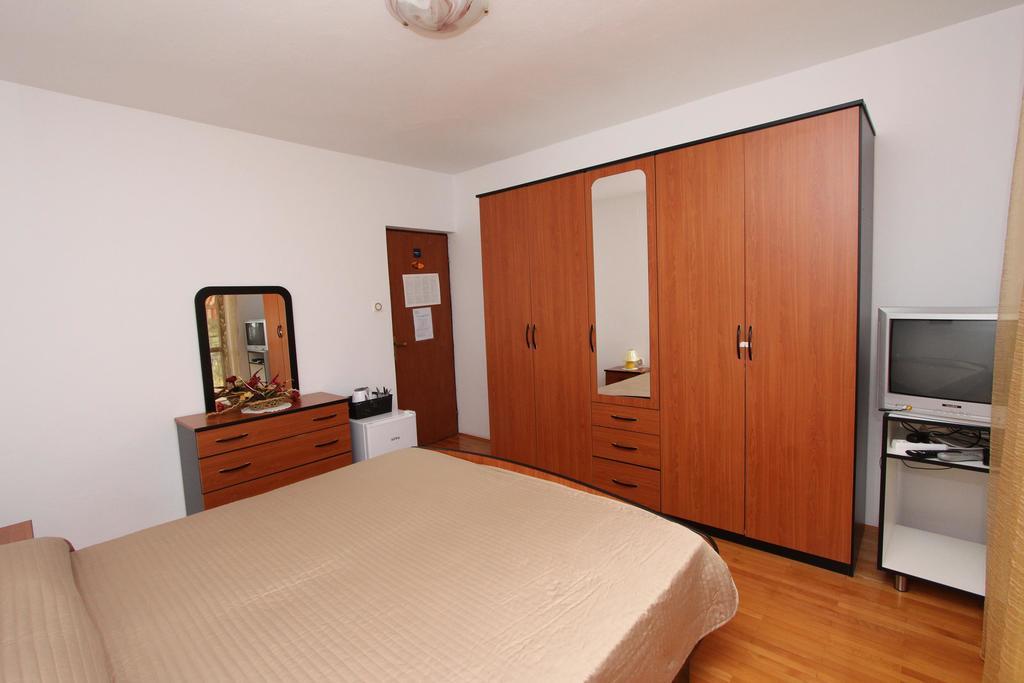 Rooms And Apartment Sanja Rovigno Esterno foto