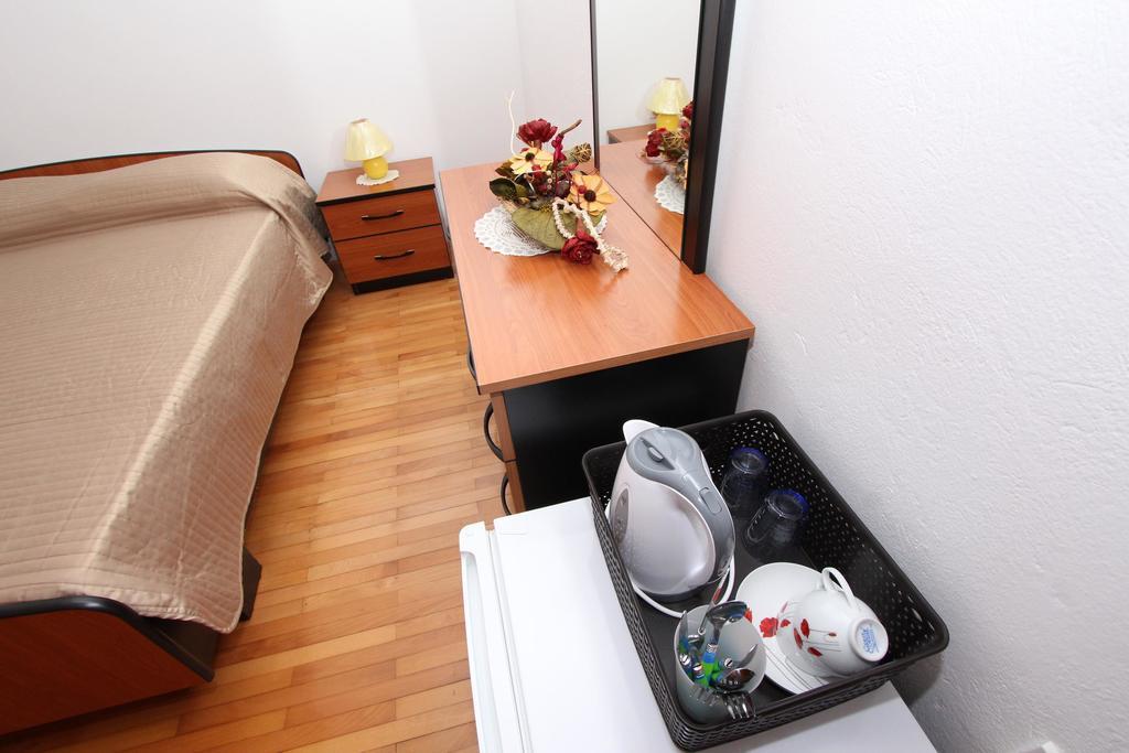 Rooms And Apartment Sanja Rovigno Esterno foto