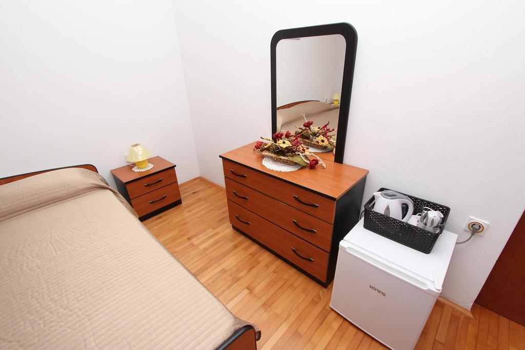 Rooms And Apartment Sanja Rovigno Esterno foto